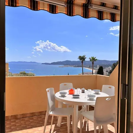 Apartment Le Lavandou, 1 Piece, 4 Personnes - Fr-1-251-495 Le Lavandou