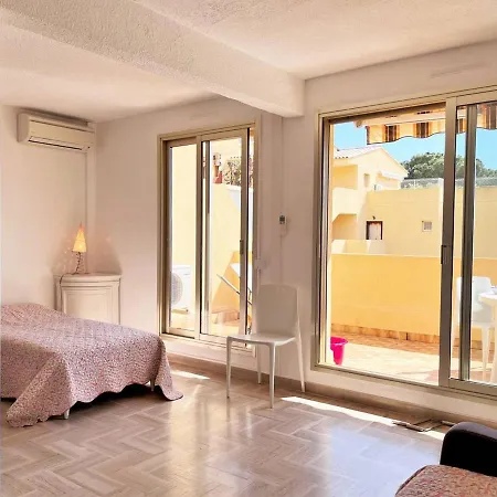 Le Lavandou, 1 Piece, 4 Personnes - Fr-1-251-495 Le Lavandou